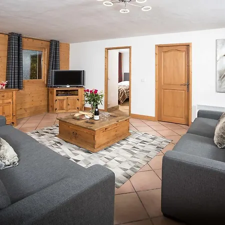 Apartman Ginabelle 8 - Year *