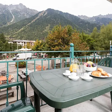 Apartman Ginabelle 8 - Year